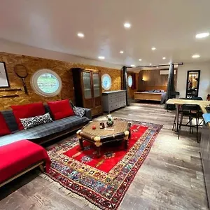 https://magnifique-peniche-cosy-et-spacieuse-a.midi-pyreneeshotels.com